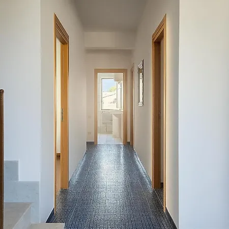 Amber Rooftop * Карини