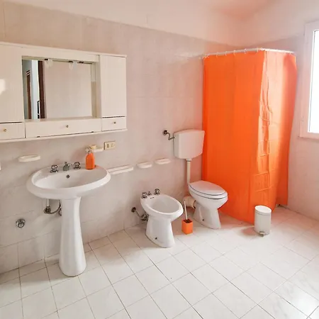 Amber Apartment *